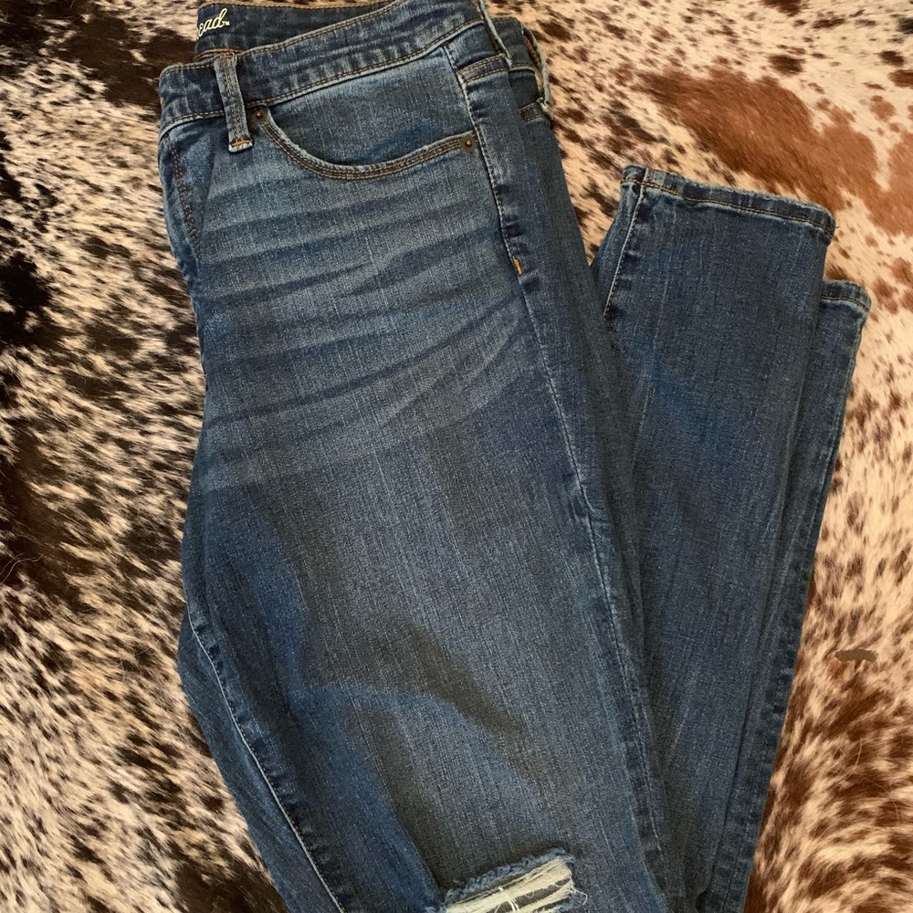 ✨Distressed Skinny Jeans✨